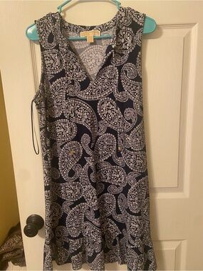 Michael Kors dress - size large
Navy and white print